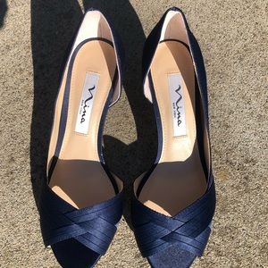 Navy blue women’s heels size 5-1/2